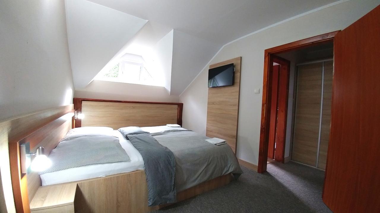Pod Hradom Restaurant & Pension Topolcany Luaran gambar