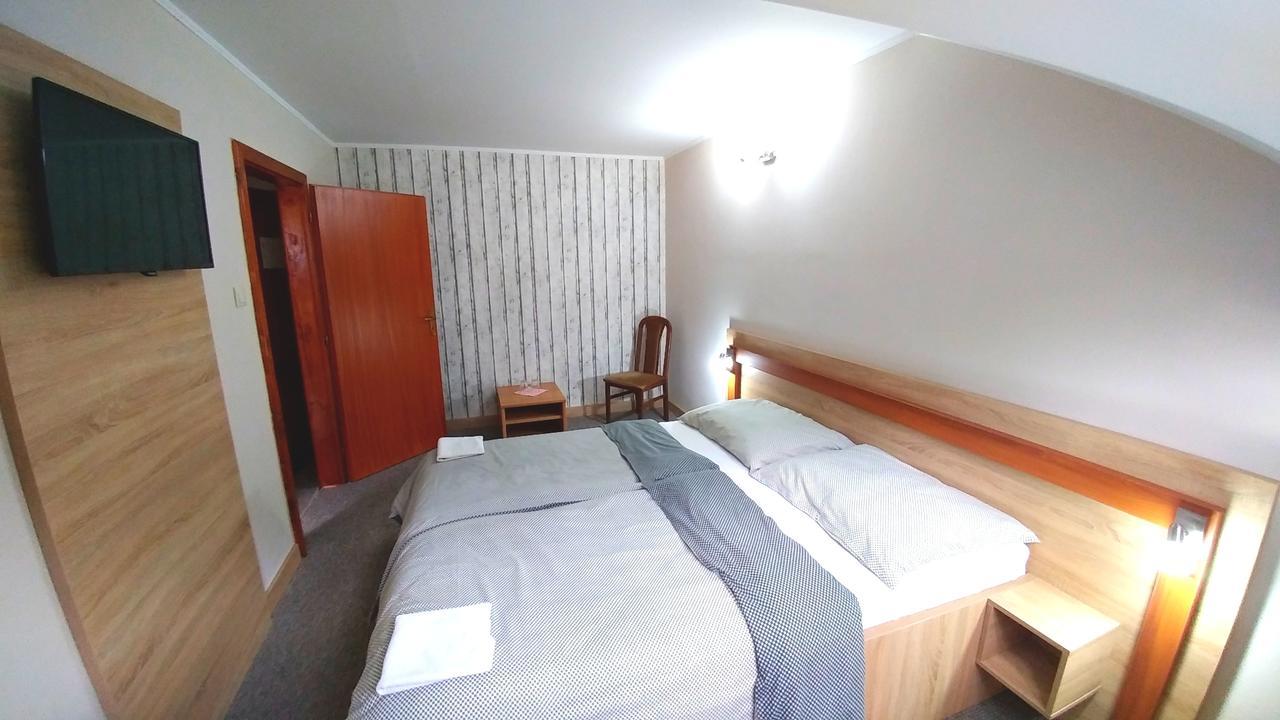Pod Hradom Restaurant & Pension Topolcany Luaran gambar