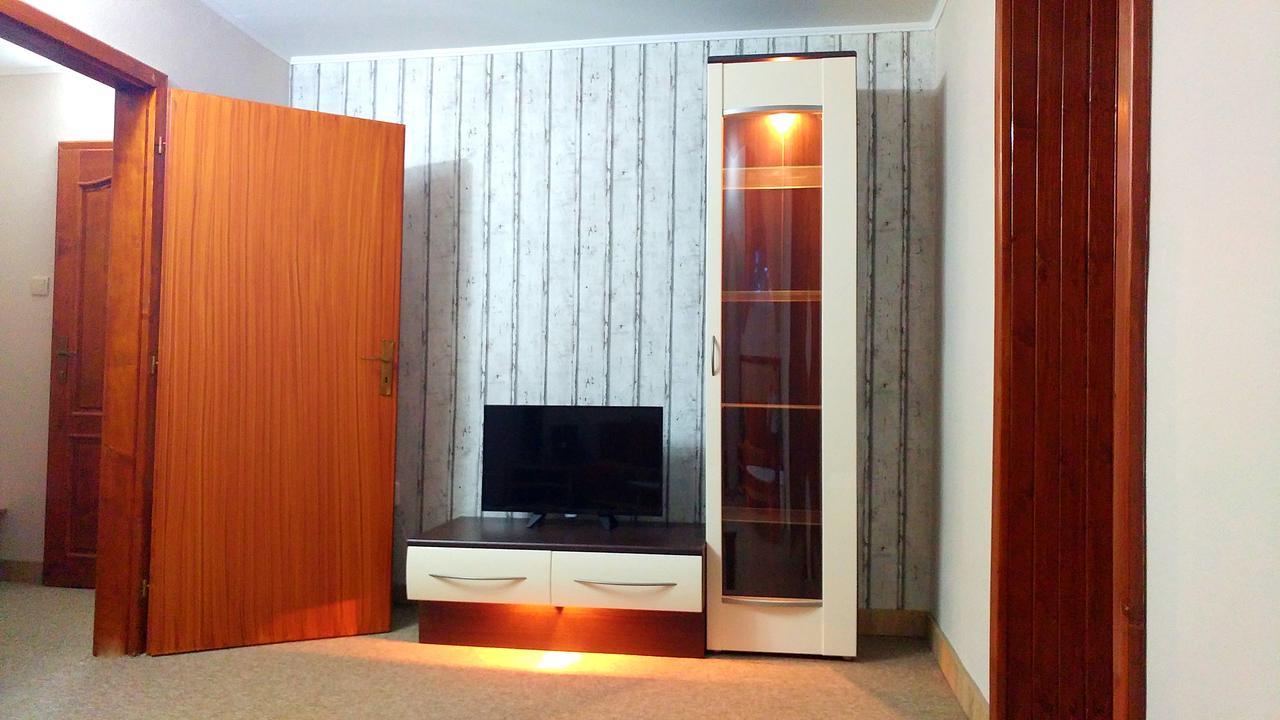 Pod Hradom Restaurant & Pension Topolcany Luaran gambar