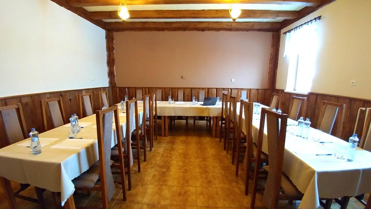 Pod Hradom Restaurant & Pension Topolcany Luaran gambar